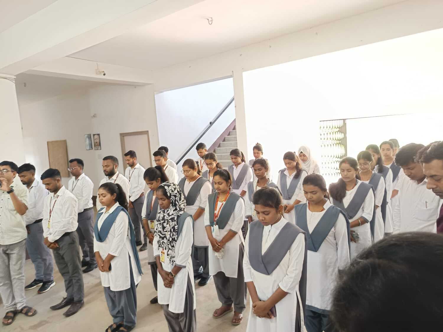 Giridih News: स्कॉलर बीएड कॉलेज में दिशोम गुरु को दी गयी श्रद्धांजलि