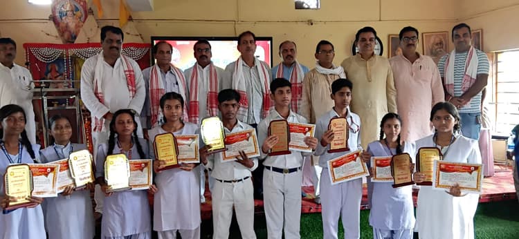 Bokaro News : प्रश्न मंच प्रतियोगिता में छात्रों ने दिखायी प्रतिभा