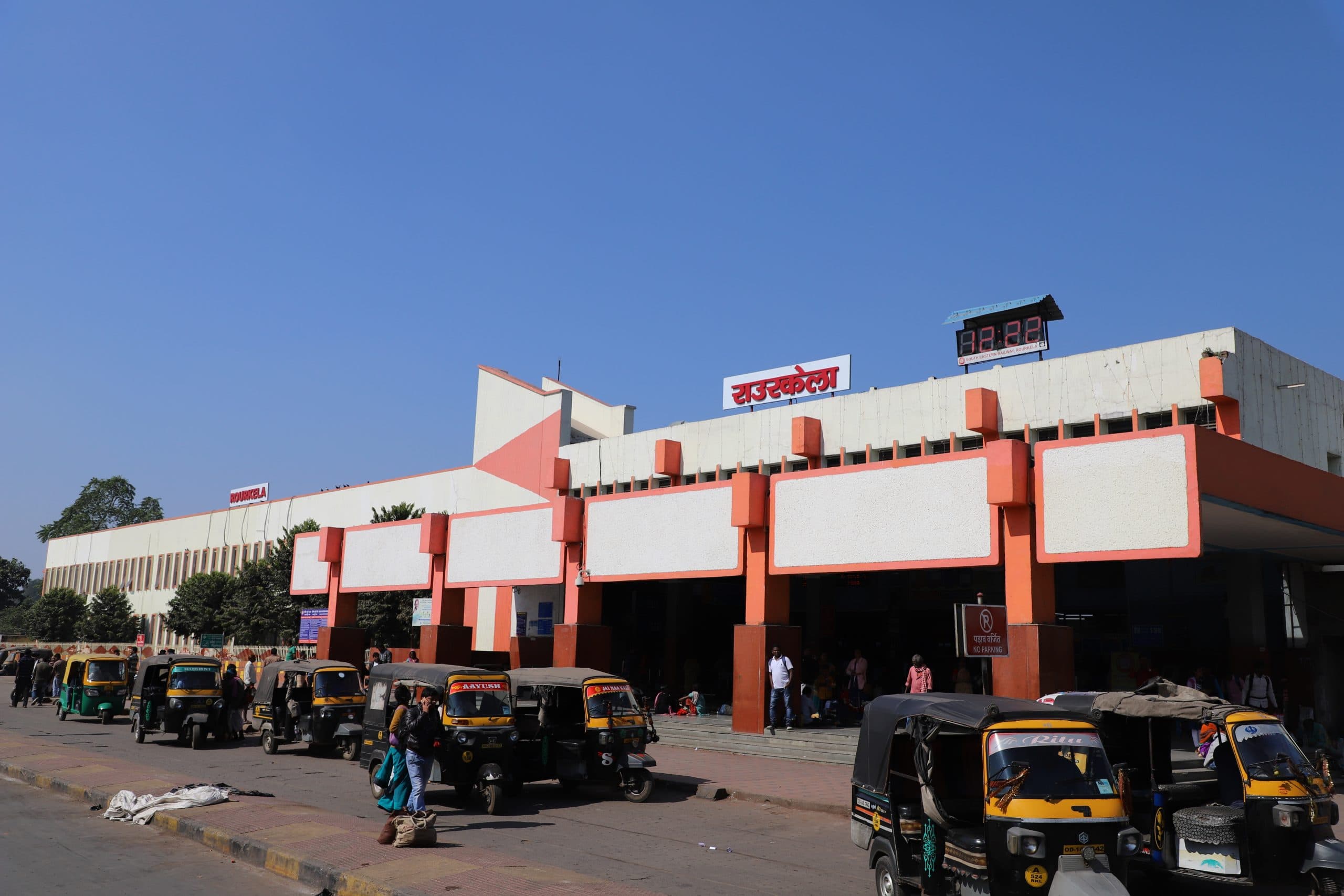 Rourkela News: राउरकेला स्टेशन की पार्किंग शुल्क में बढ़ोतरी का ठीकरा रेलवे ने आरएमसी पर फोड़ा