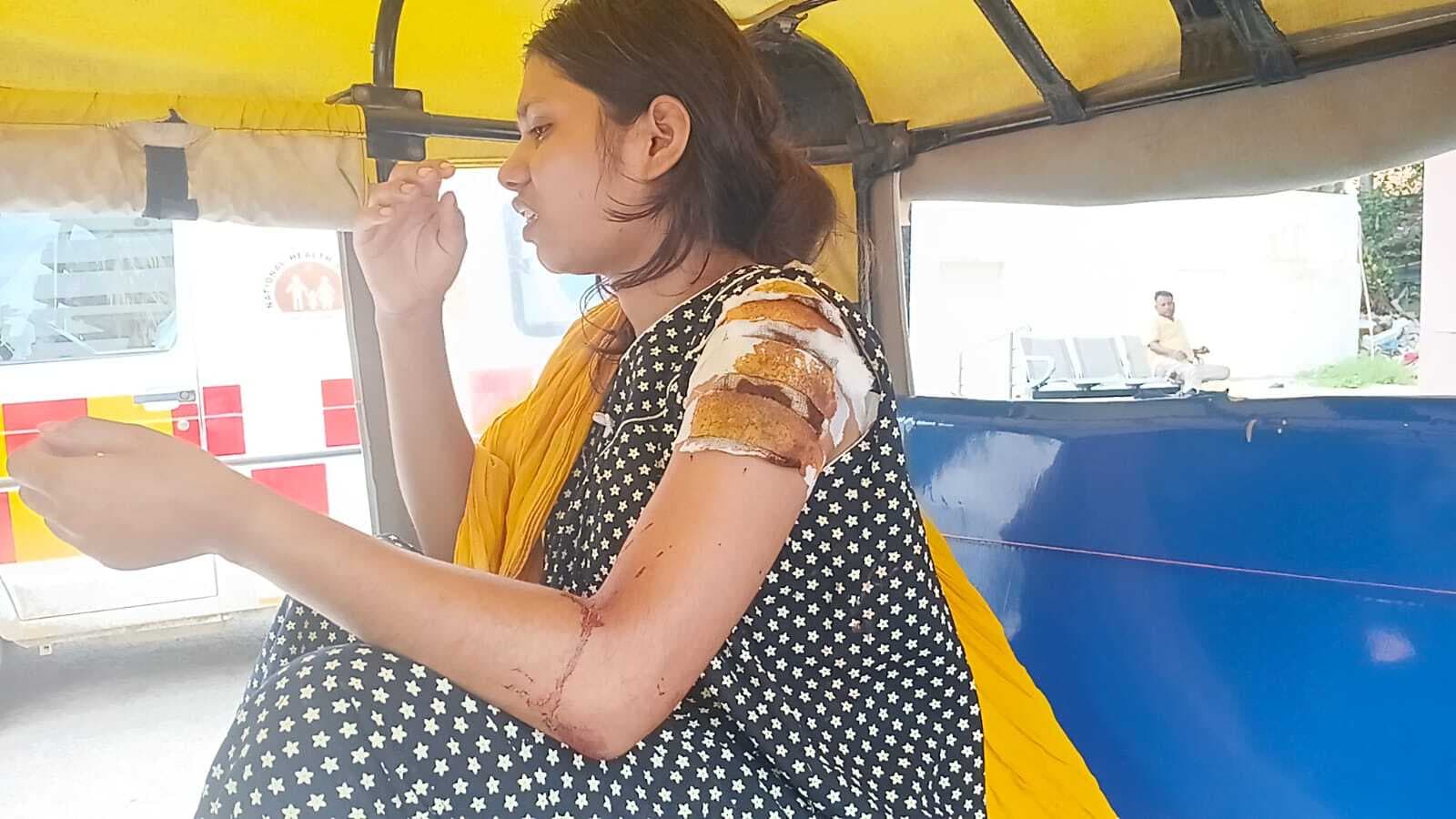 पिता ने बेटी पर चाकू से किया जानलेवा हमला, जख्मी