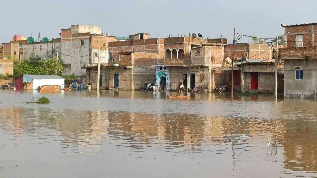 मुंगेर में बाढ़ से बिगड़े हालात : दर्जनों गांवों में घुसा पानी, पलायन करने लगे ग्रामीण