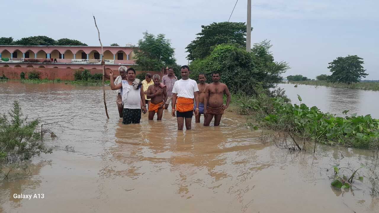 दानापुर: गंगा खतरे के निशान से पौने तीन फुट ऊपर, हो रहा पलायन