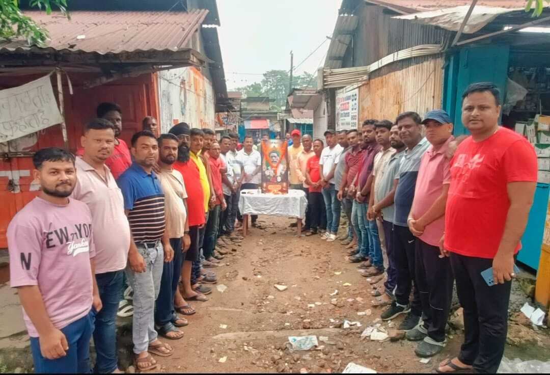 Jamshedpur News : गोलमुरी में शिबू सोरेन को चाय पर चर्चा ग्रुप ने दी श्रद्धांजलि