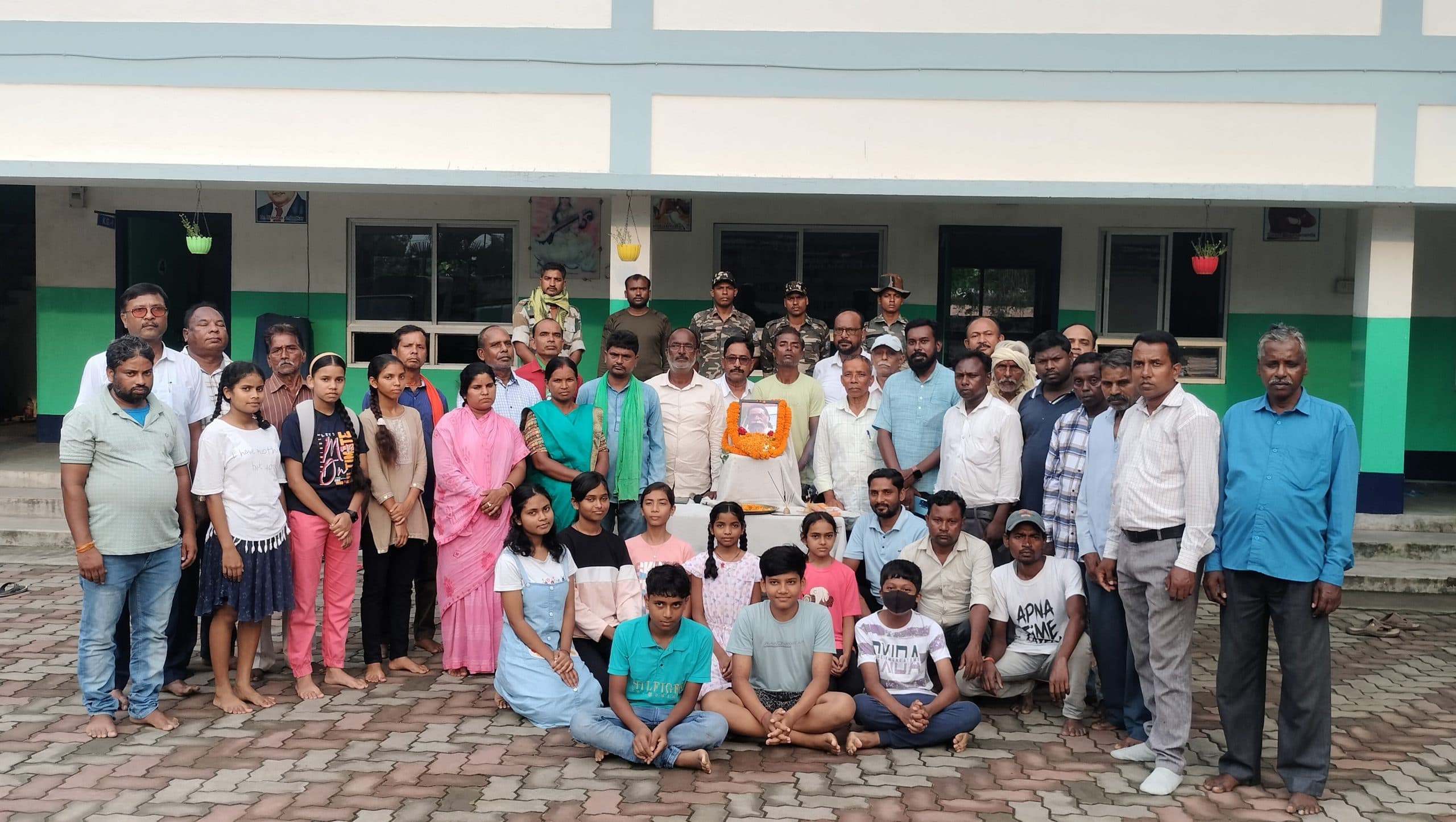 आंदोलनकारियों ने शिबू सोरेन को दी श्रद्धांजलि