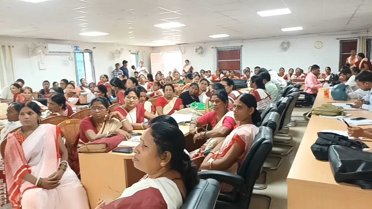 स्तनपान है नवजात का पहला टीका, पहला अधिकार