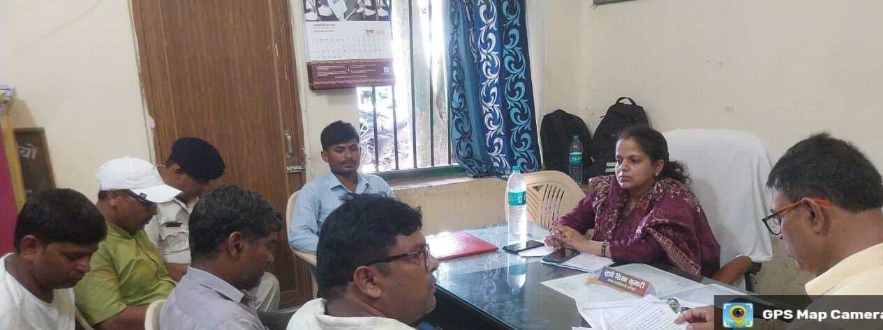 सीओ ने महानंदा विभाग के अभियंता के साथ की बैठक