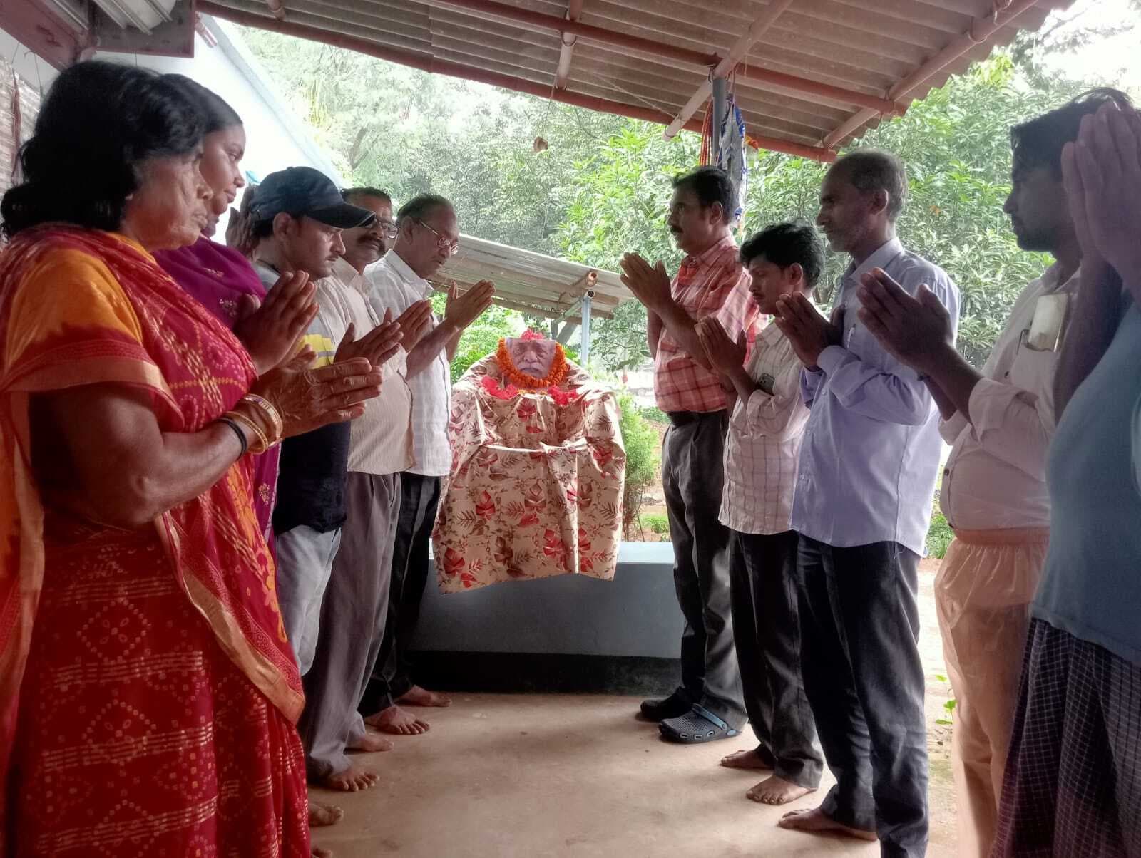 दिशोम गुरु कांग्रेसियों ने दी श्रद्धांजलि