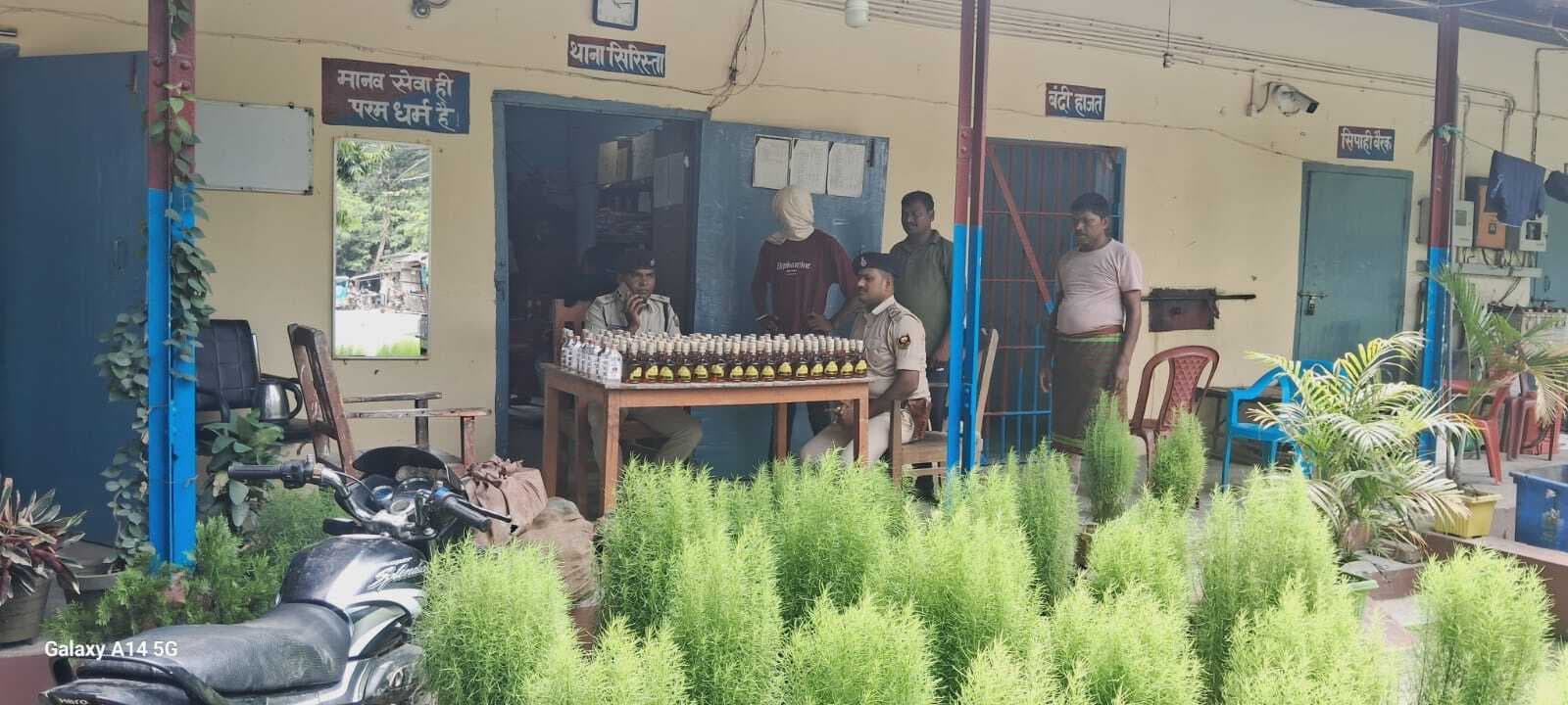 171 बोतल नेपाली शराब के साथ एक युवक गिरफ्तार