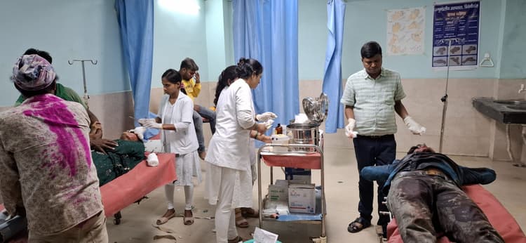 एक घंटे के भीतर दो सड़क हादसे में घायल घायल, आठ रेफर