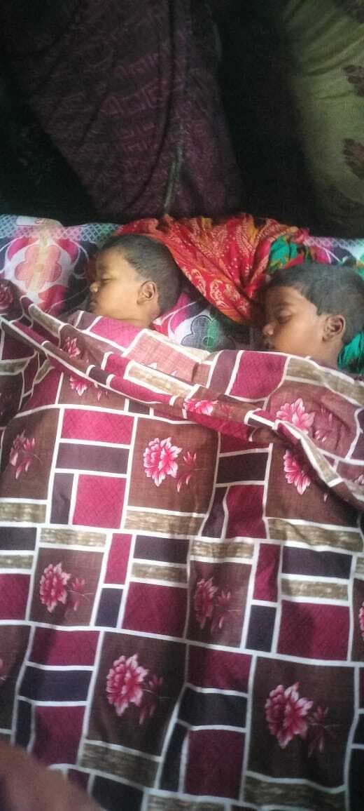 घर में खेलने के दौरान टेबल फैन से लगा करेंट, दो भाइयों की मौत