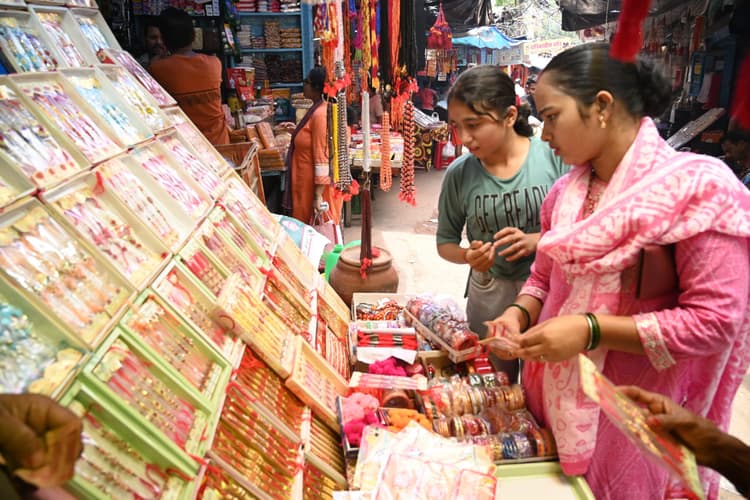 Deoghar News : रक्षाबंधन शनिवार को, बाबा पर चढ़ेगी पहली राखी