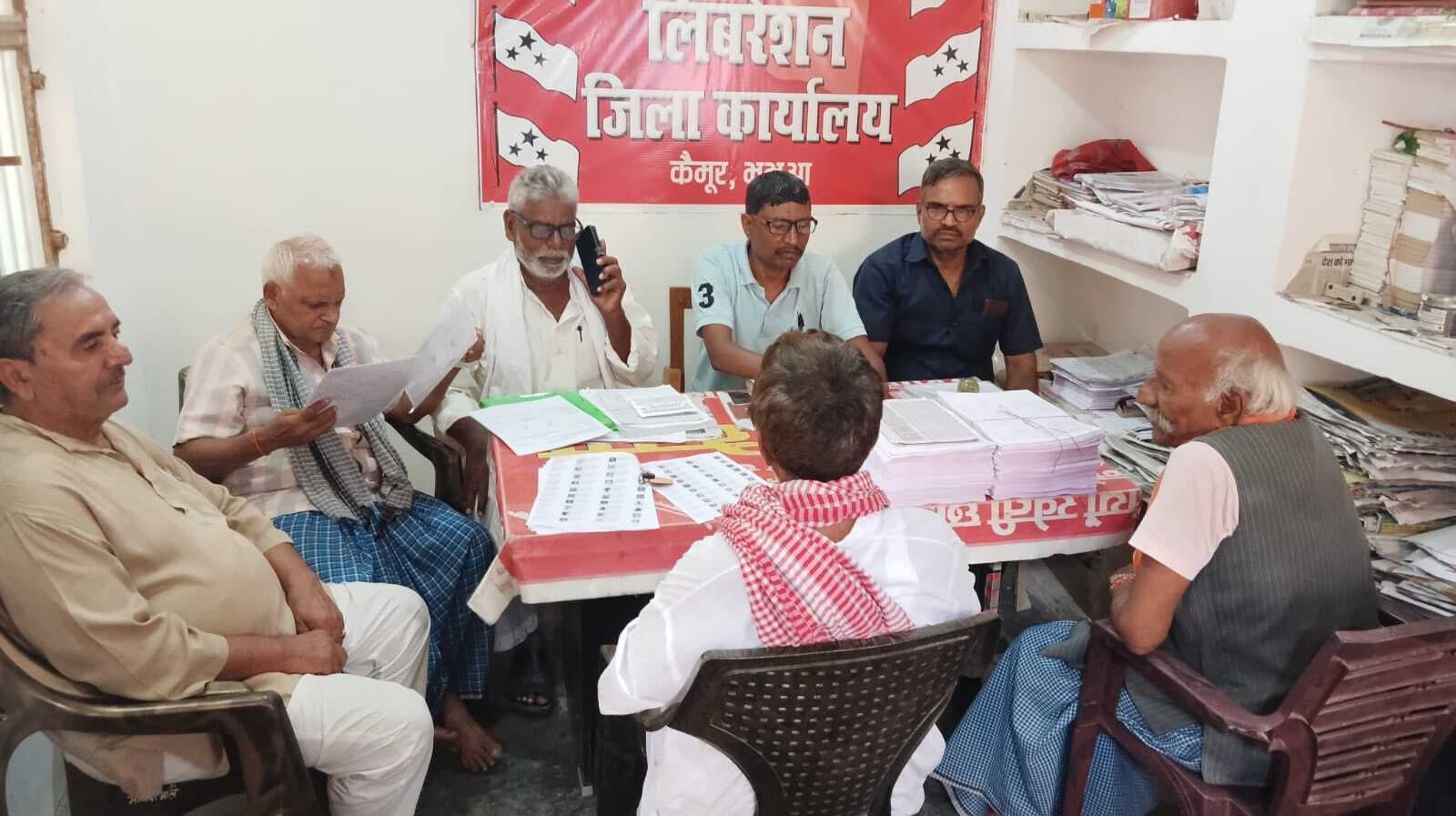 Kaimur news : व्यवसायियों पर हो रहे हमले पर रोक लगा सुरक्षा की गांरटी दे सरकार