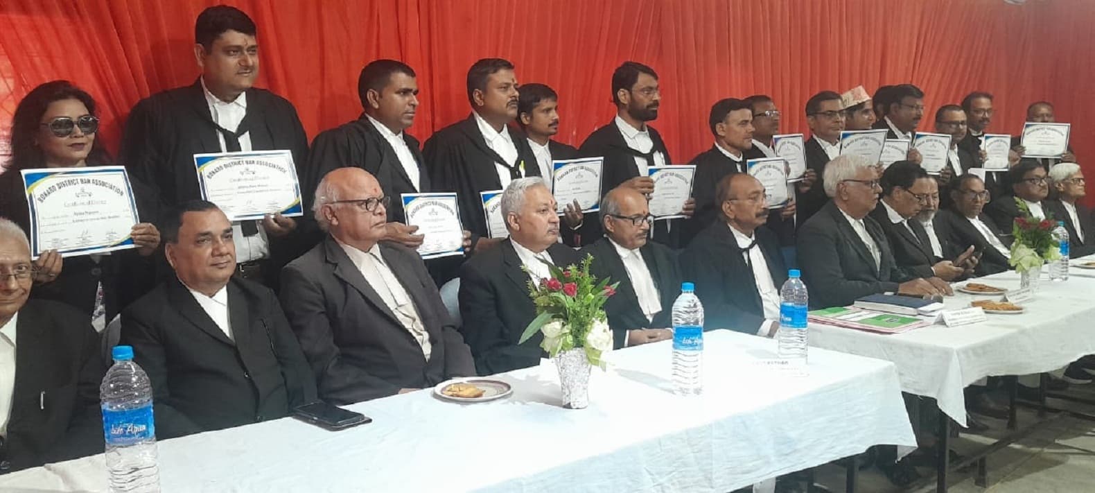 Bokaro News : बोकारो अधिवक्ता संघ के निर्वाचित पदाधिकारी व कार्यकारिणी सदस्यों ने ली शपथ