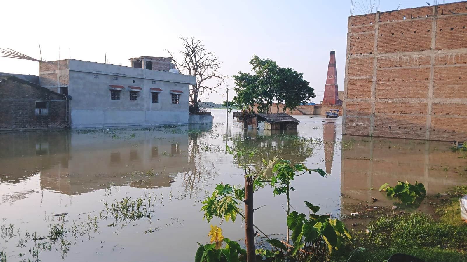 Bhagalpur news सुलतानगंज में विकराल हो रही गंगा, बेघर हो रहे ग्रामीण