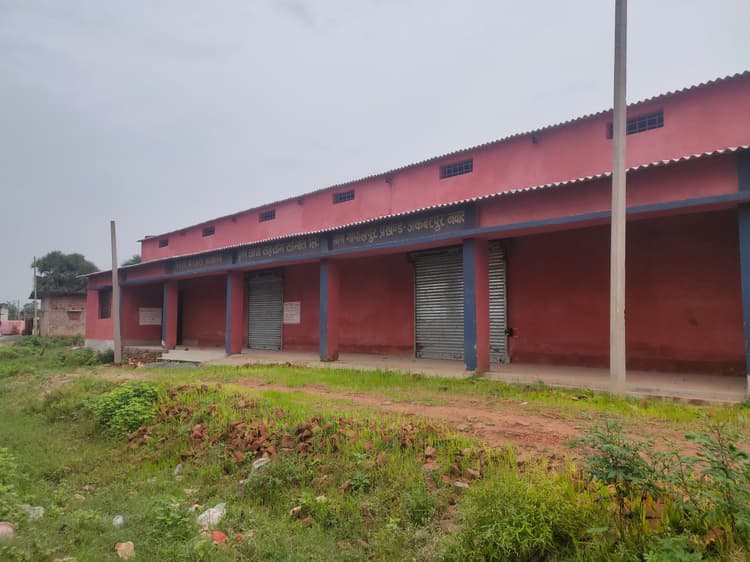 पैक्स अध्यक्ष के गोदाम से 836 क्विंटल धान की चोरी