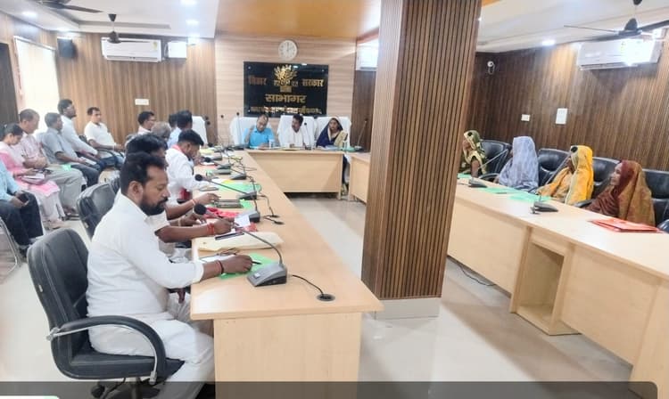 Motihari : पकड़ीदयाल नगर पंचायत को जल-जमाव से मिलेगी निजात