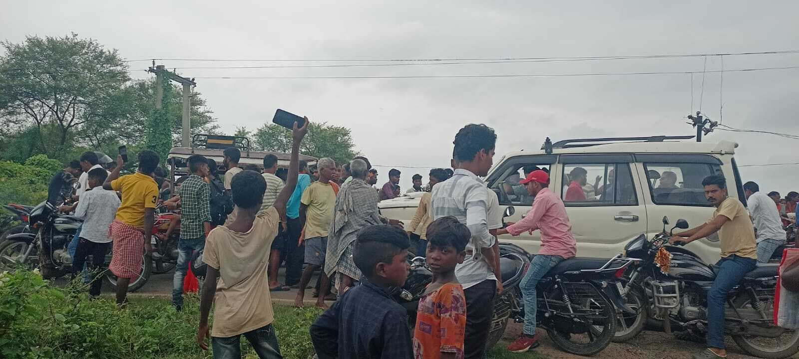 स्कॉर्पियो व ट्रैक्टर की टक्कर. कोई हताहत नहीं