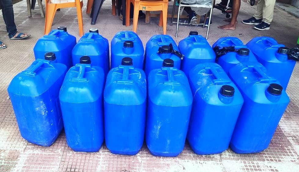 स्काॅर्पियो में लदे 520 लीटर  स्पिरिट जब्त, चार महिला सहित सात तस्कर गिरफ्तार