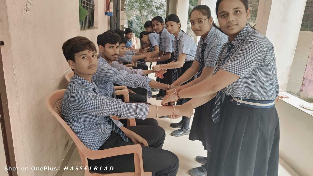 सेंट्रल स्कूल में मनाया गया रक्षाबंधन त्योहार