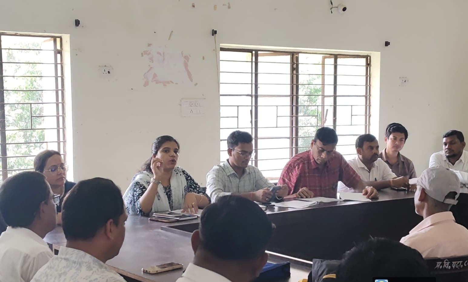 hajipur news. राजस्व महाअभियान को लेकर कर्मियों को दिया प्रशिक्षण