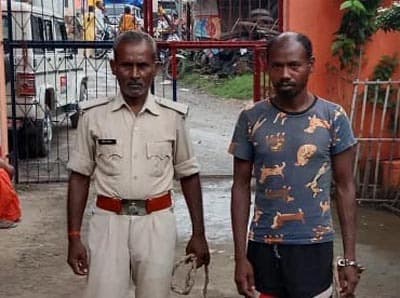 महजनमा बांसकुंड से पुलिस ने नक्सली को किया गिरफ्तार