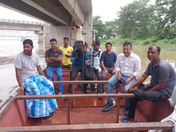 अधूरे पुल के निर्माण के लिए किया गया सर्वे: कनीय अभियंता