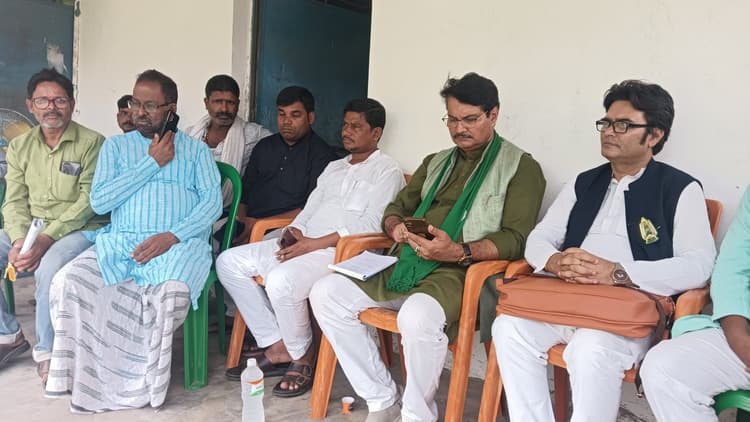 कई मतदाताओं के नाम सूची हो रहे गायब: राजद