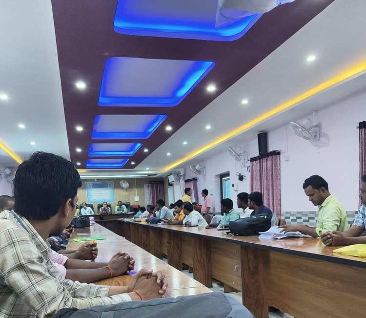 राजस्व महाअभियान को लेकर दिया प्रशिक्षण