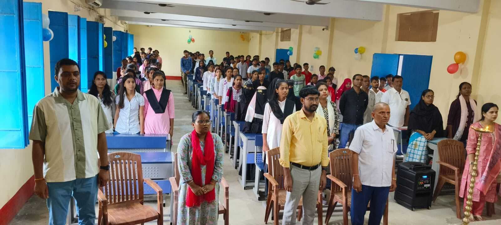 मधुपुर कॉलेज में विद्यार्थियों के लिए हुआ उन्मुखीकरण कार्यक्रम