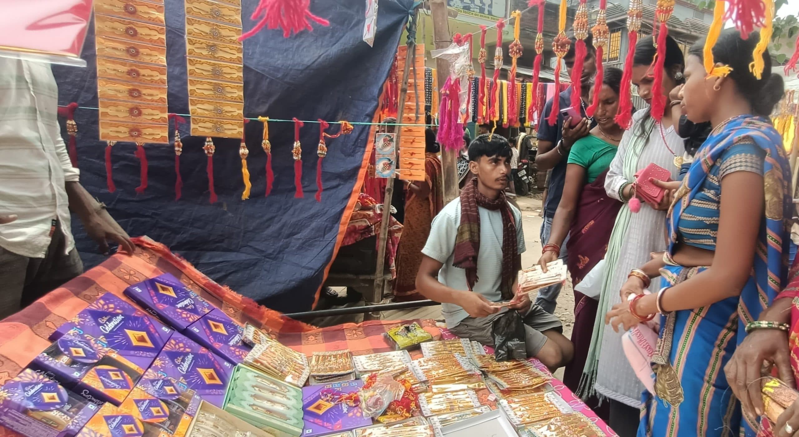 रक्षाबंधन की खरीदारी को लेकर बाजार हुआ गुलजार