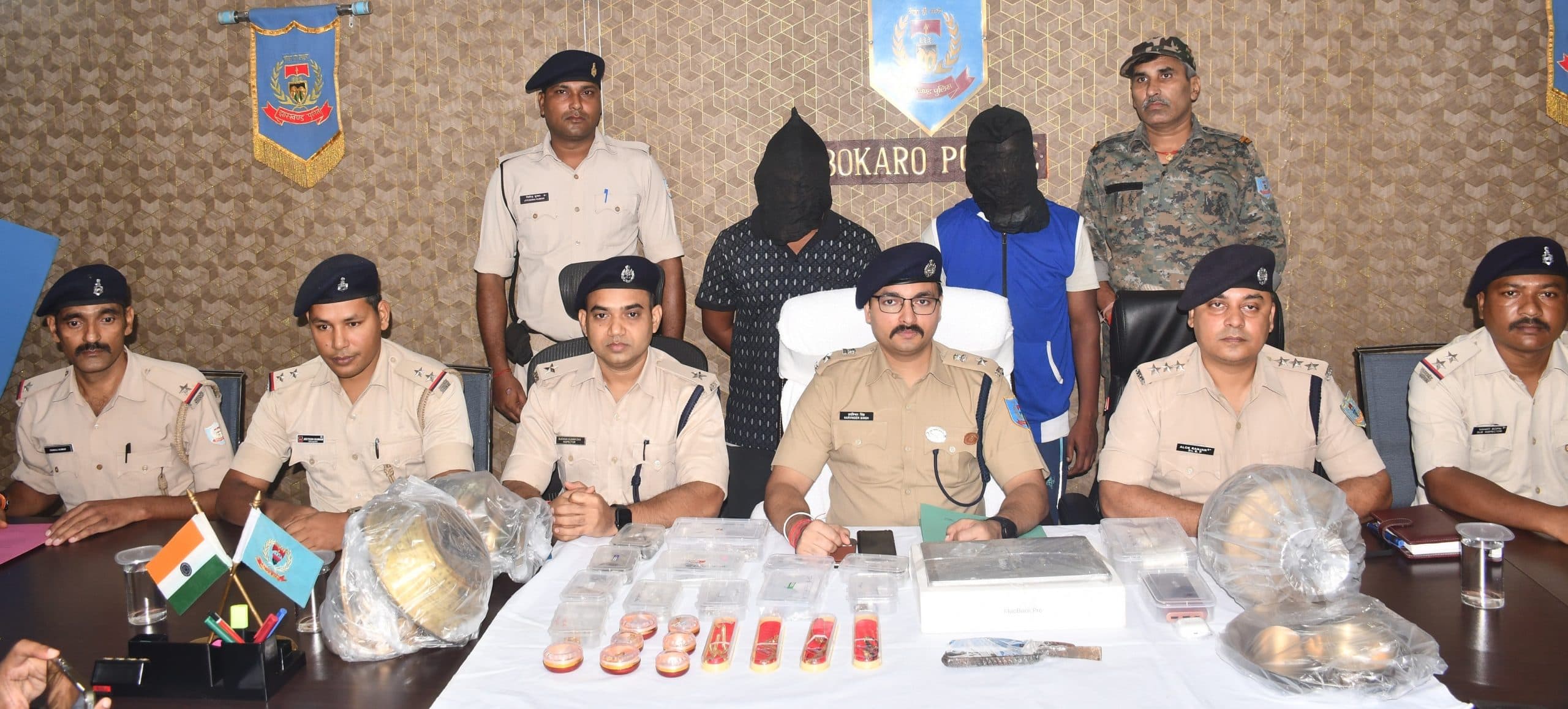 Bokaro News : चोरी के लाखों के जेवरात के साथ दो गिरफ्तार