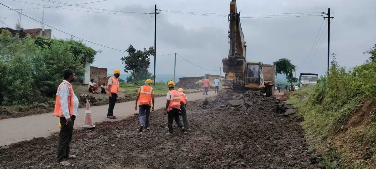 श्रद्धांजलि कार्यक्रम में जुटा प्रशासन, गोला से नेमरा तक कायाकल्प की शुरुआत