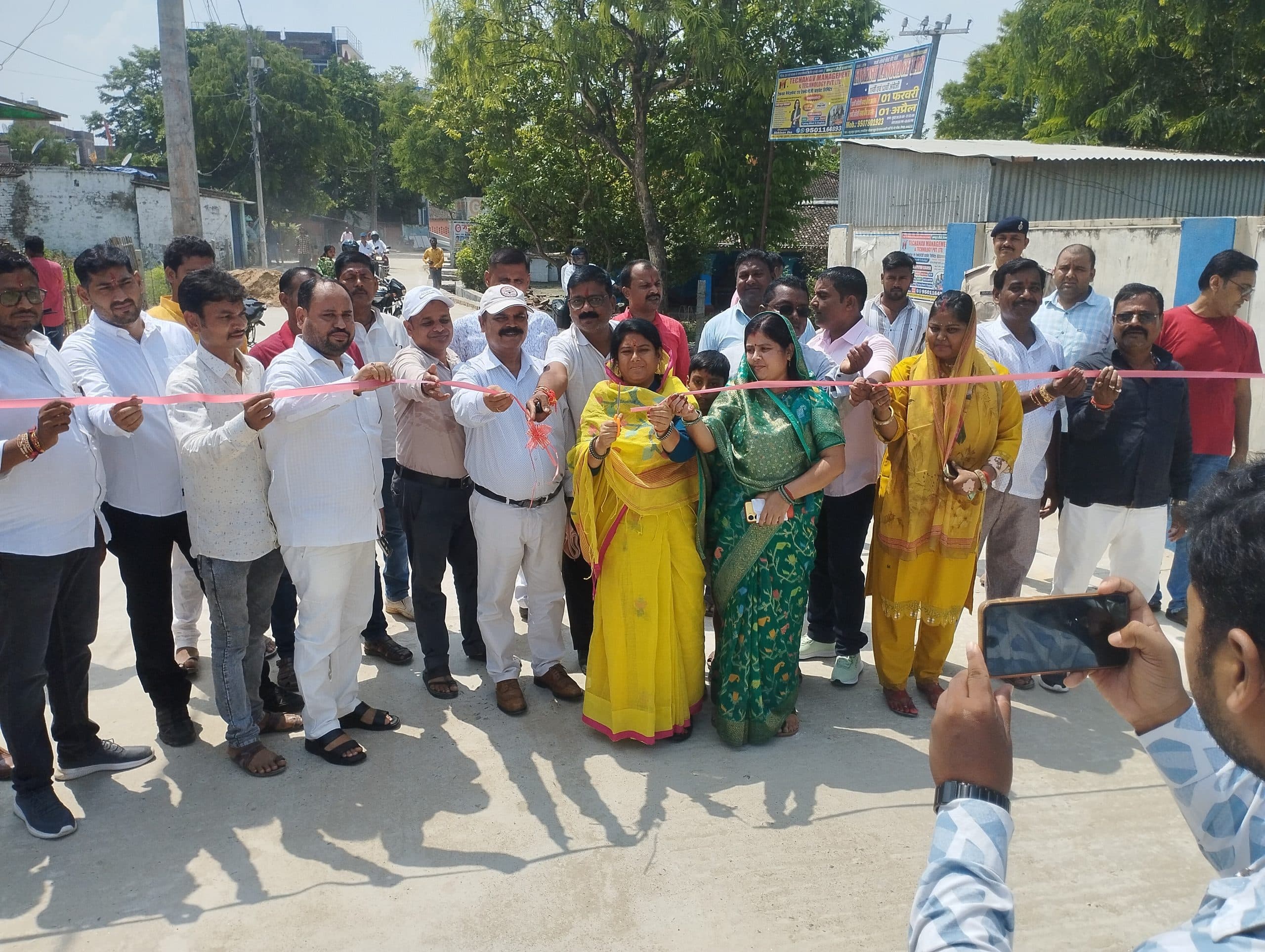 Samastipur News:पीसीसी सड़क का सभापति ने किया उद्घाटन