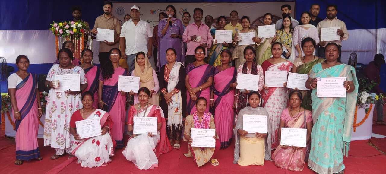 आकांक्षा हाट में पुरस्कृत किये स्टॉल व प्रतिभागी