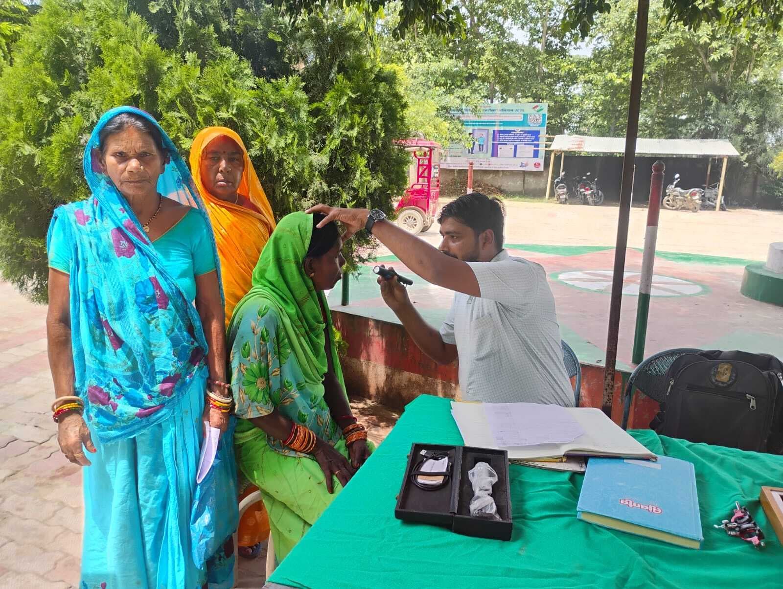 Samastipur News:कैंप में नि:शुल्क की गयी नेत्र जांच