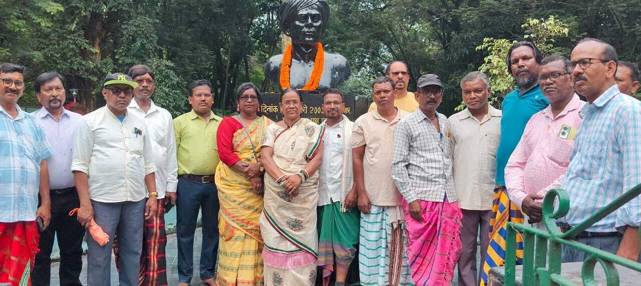 आदिवासी : शिक्षक संघ ने सादगीपूर्वक मनाया आदिवासी दिवस