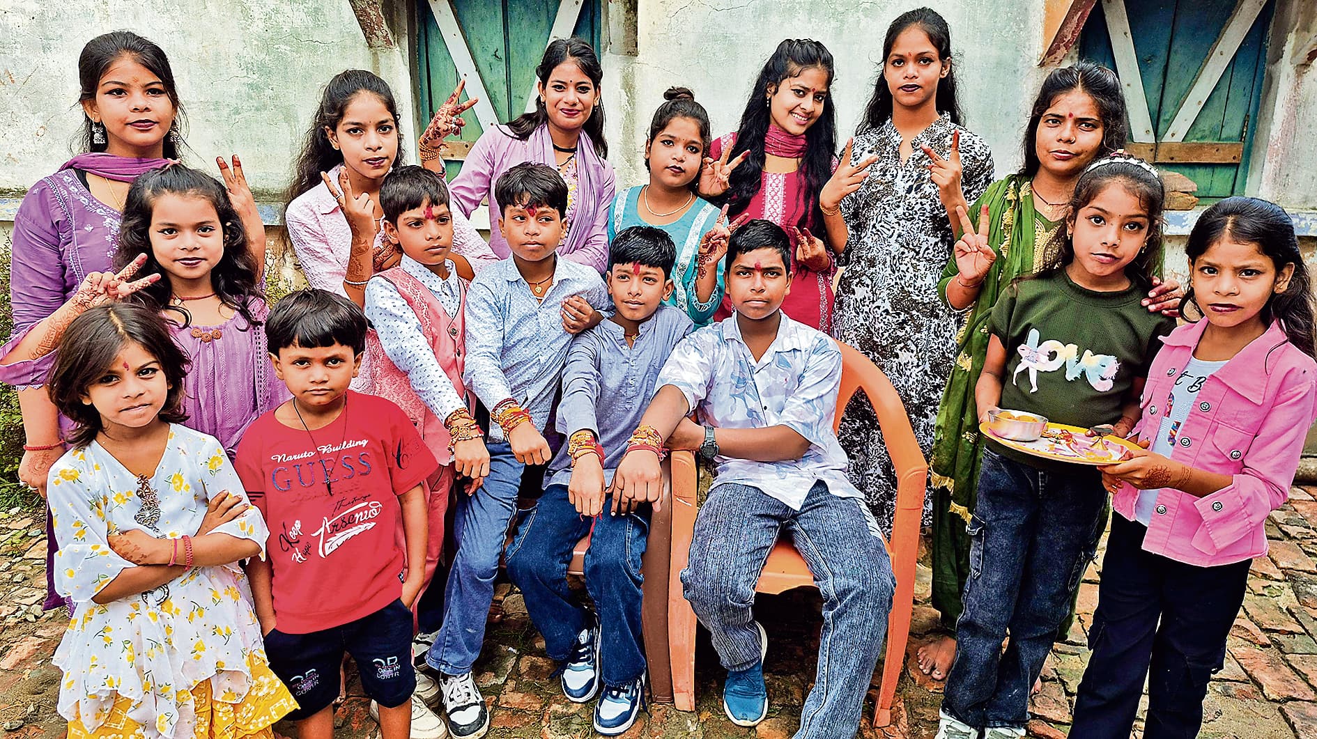 Gopalganj News : रक्षाबंधन : बहना ने भाई की कलाई पर प्यार बांधा है...