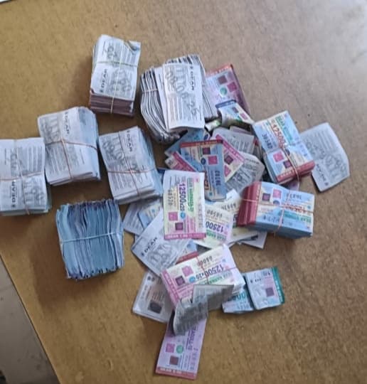 6280 पीस प्रतिबंधित लॉटरी टिकट बरामद