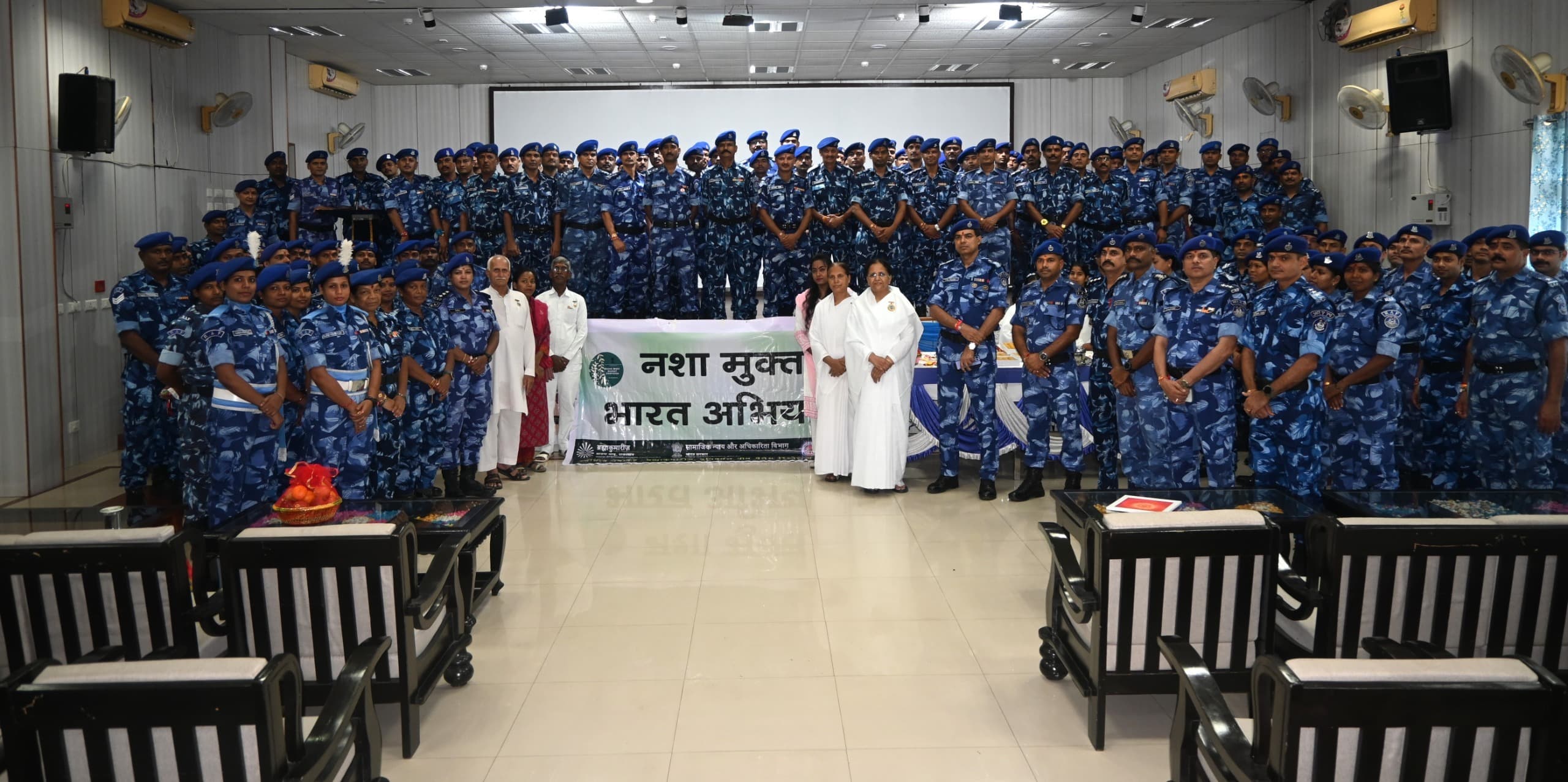 Jamshedpur news. अनुशासन, समर्पण एवं कर्तव्यनिष्ठा के लिए याद किये जाते हैं जवान : कमांडेंट राजीव कुमार