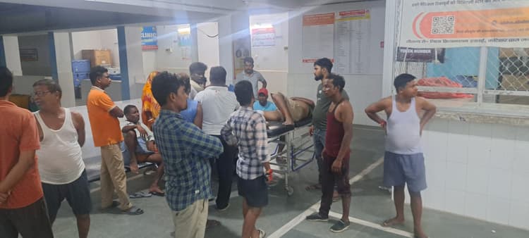 अलग-अलग तीन सड़क हादसों में महिला की मौत, तीन घायल