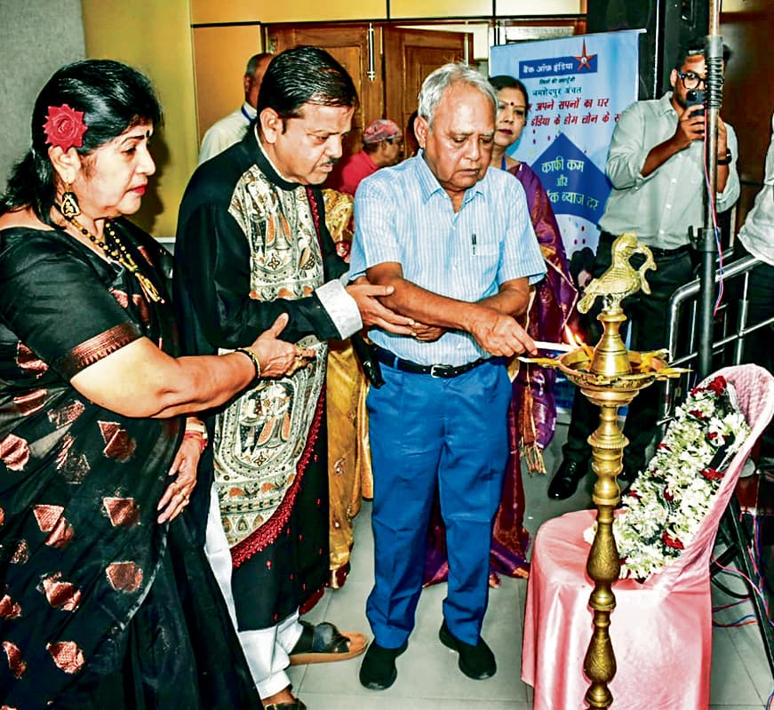 Jamshedpur news. श्रुति वेलफेयर ट्रस्ट के सदस्यों ने मन्ना डे को दी श्रद्धांजलि, संगीत संध्या का हुआ आयोजन