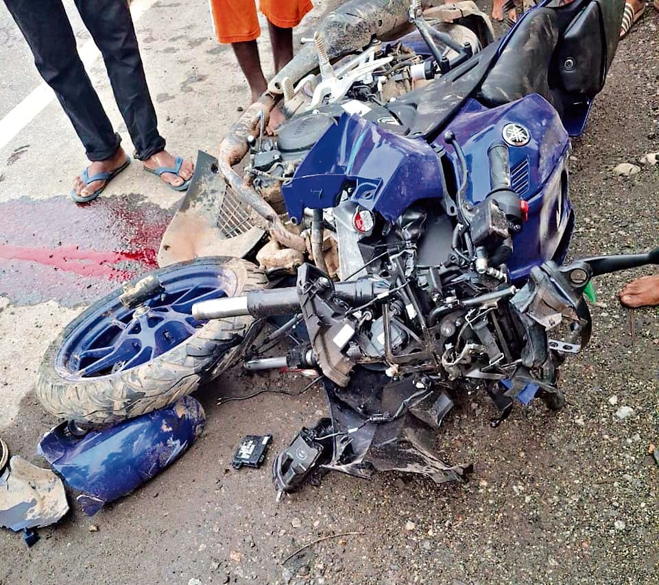 Seraikela Kharsawan News : ट्रेलर की चपेट में आकर तमाड़ के युवक की मौत, एक घायल