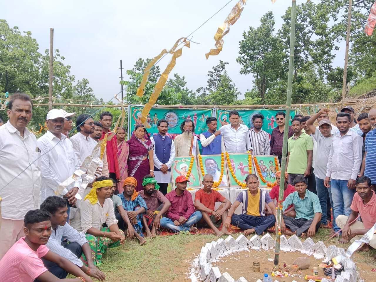 Bokaro News : सादगीपूर्ण तरीके से मना विश्व आदिवासी दिवस