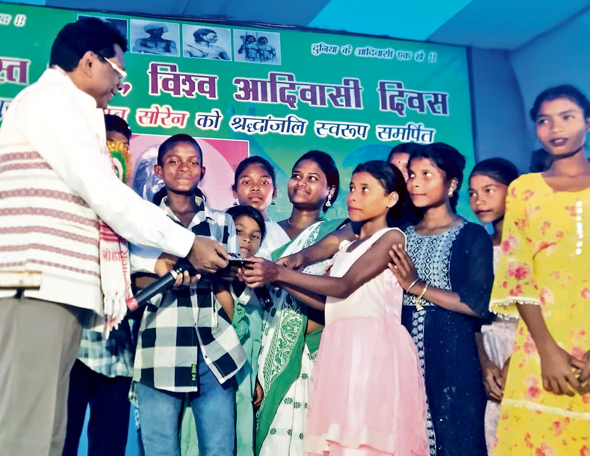 Chaibasa News : शिक्षा से सशक्त होगा आदिवासी समाज