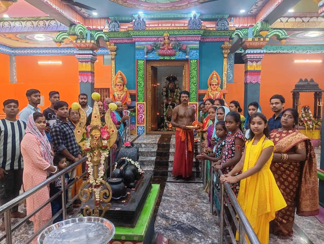 East Singhbhum News : पूजा कर निरोग रहने का आशीर्वाद मांगा