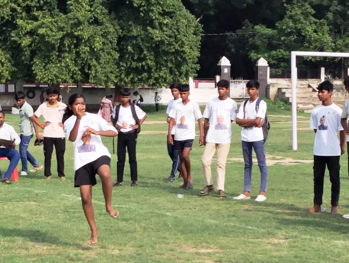 खेल में स्कूली बच्चों ने खूब बहाया पसीना