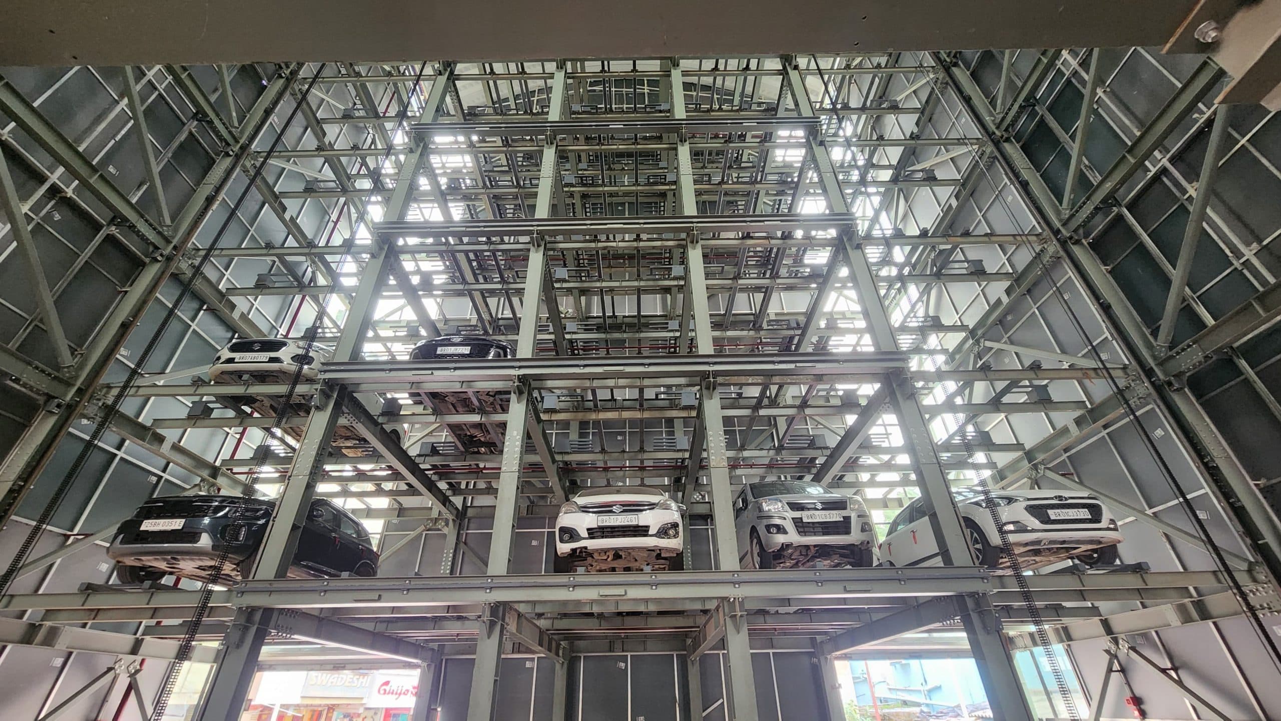 Patna News : मल्टी लेवल कार पार्किंग के दूसरे टावर का ट्रायल हुआ शुरू