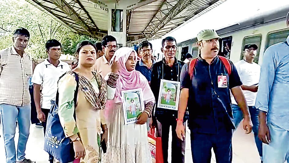 नबान्न अभियान में तमन्ना के माता-पिता भी हुए शरीक