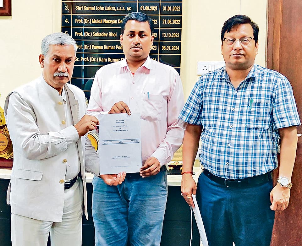 Dhanbad News : स्मार्ट ऊर्जा भंडारण तकनीक पर डॉ प्रीतम का नया पेटेंट पब्लिश