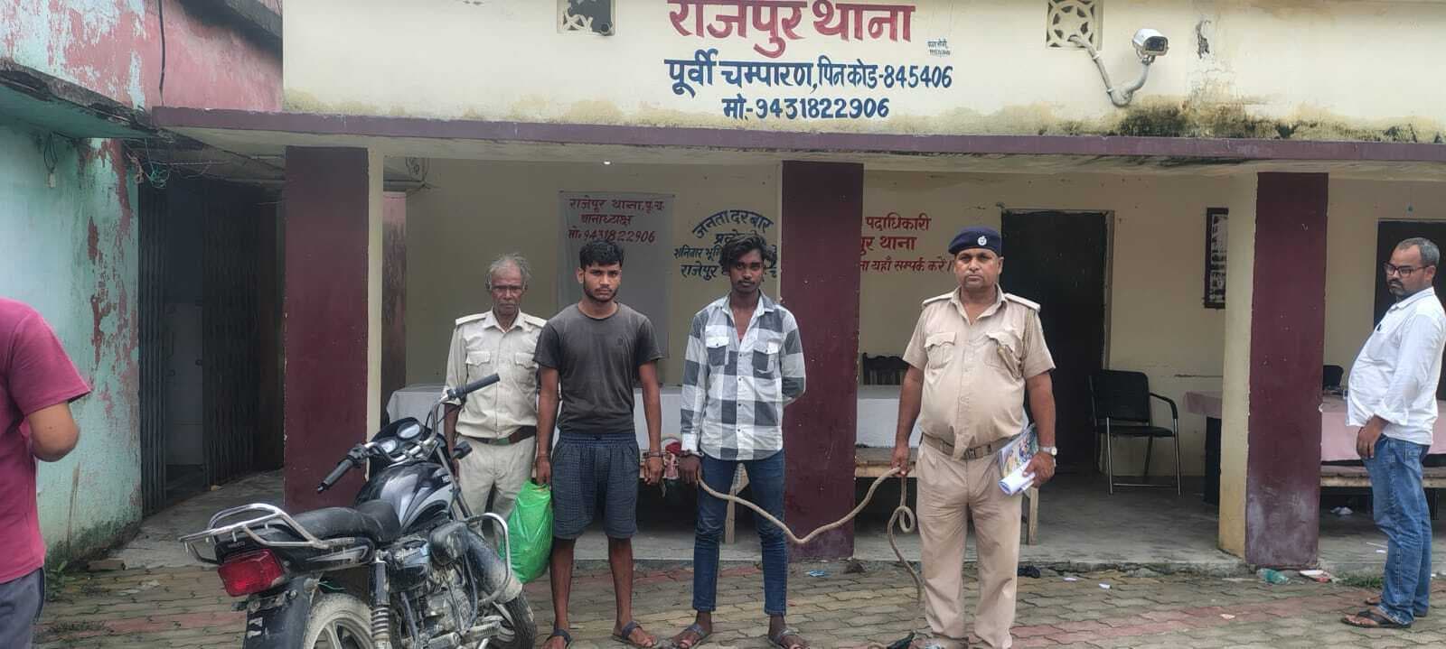 Motihari : सीसीटीवी फुटेज से चोरी की बाइक के साथ बदमाश दबोचा गया, दो दिन पहले हुई थी चोरी